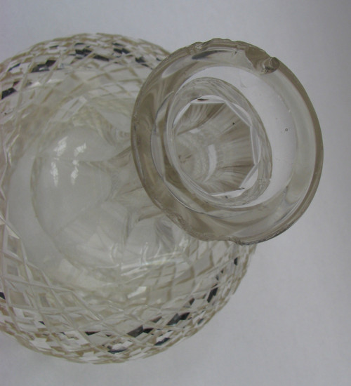 Odlesky vůní...skleněná broušená vázička — foto 6