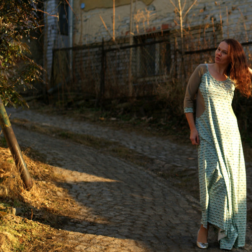 Před soumrakem - velmi ženské MAXI šaty — foto 3