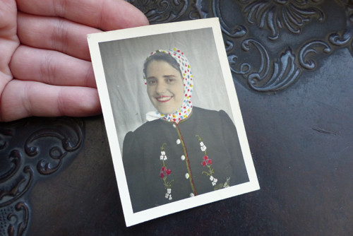 V šátku... stará fotografie — foto 2
