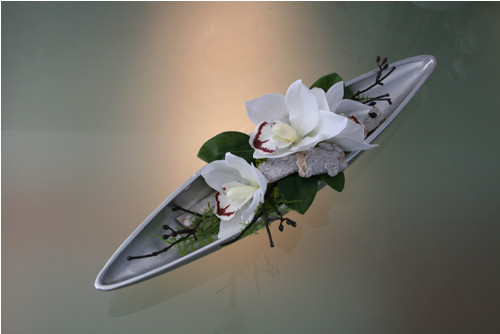 Stříbrná lodička s orchidejemi — foto 5