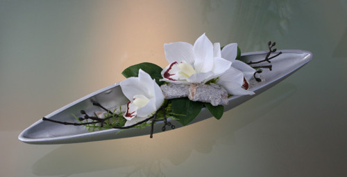 Stříbrná lodička s orchidejemi — foto 6