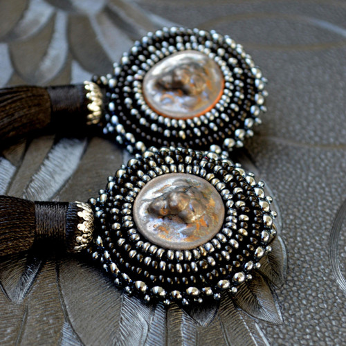 Lion Head Earrings - vyšívané náušnice — foto 3