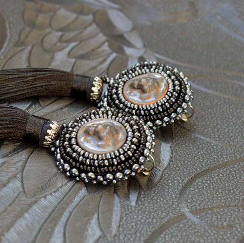 Lion Head Earrings - vyšívané náušnice — foto 4