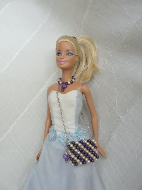 Kabelka a náhrdelník pro Barbie — foto 2