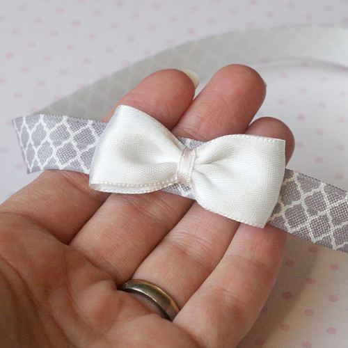 Čelenka pro newborn - bílá mašlička — foto 2