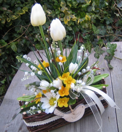 Tulipány a konvalinky — foto 2