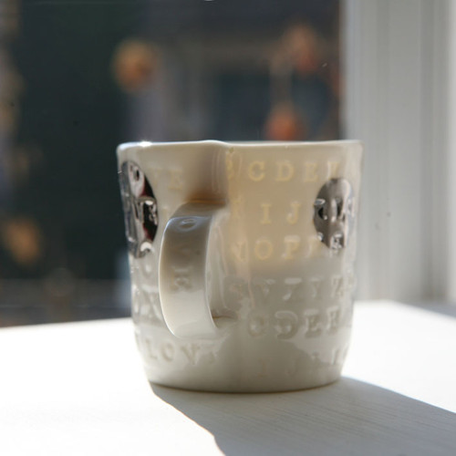 Stříbrně prosvítavý (porcelán) — foto 2
