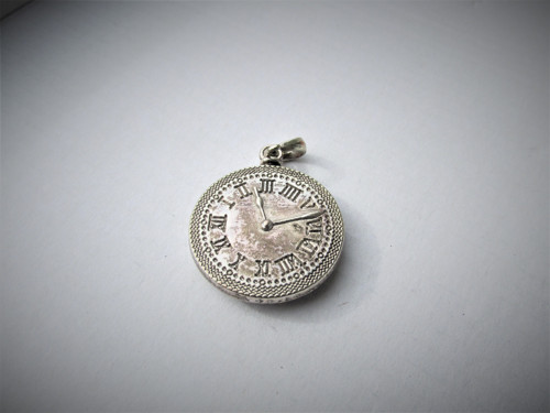 STEAMPUNKOVÝ PŘÍVĚSEK 27mm se stroječkem — foto 5
