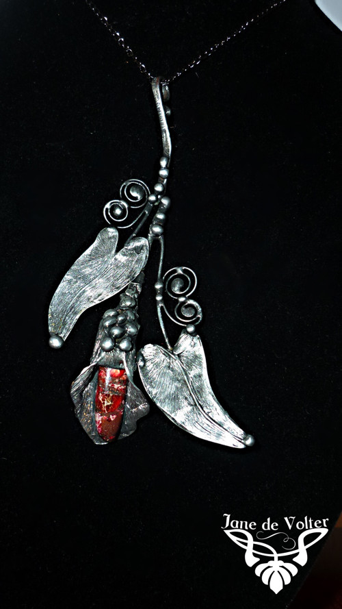 Red calla - cínovaný šperk — foto 2