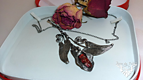 Red calla - cínovaný šperk — foto 3