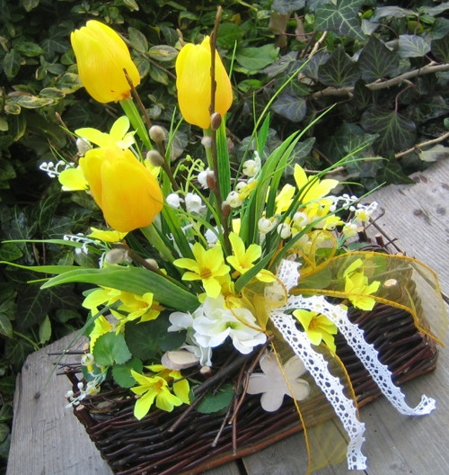 Jarní košíček s tulipány 2 - rezervace — foto 2