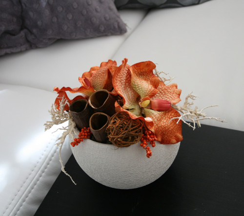 Koule s orchidejemi v cihlové — foto 5