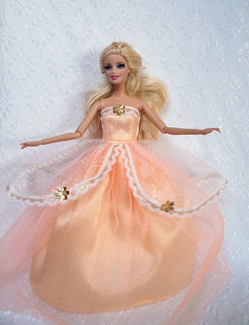 Šaty pro princeznu Barbie — foto 3