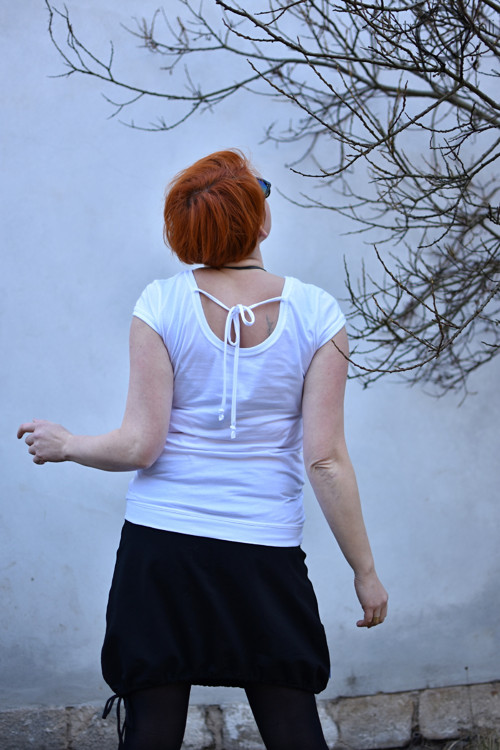 Bílé KR s vázačkou, vel. L :) — foto 2