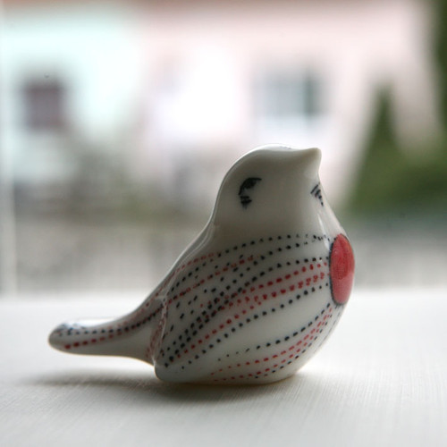 Na parapet...... ptáče (porcelán) — foto 3