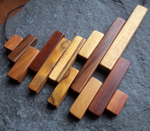 Dřevěný šperk - geometrie — foto 2