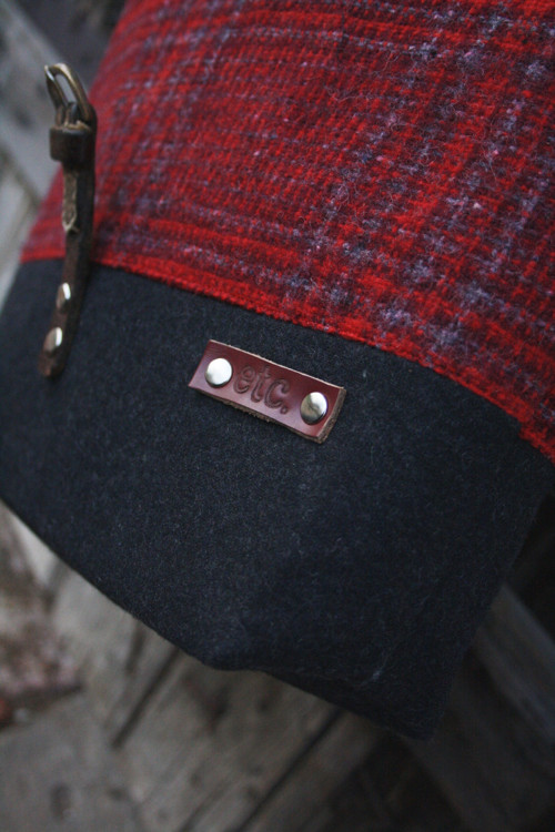 Messenger - černá vlna, červený tartan — foto 3