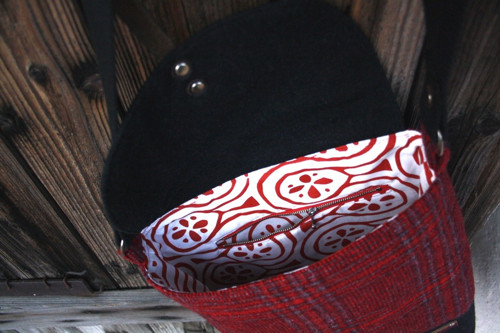 Messenger - černá vlna, červený tartan — foto 5
