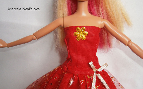 Červené plesové šaty pro barbie — foto 2