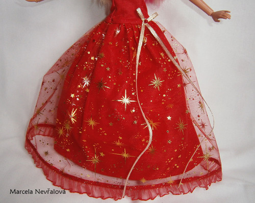 Červené plesové šaty pro barbie — foto 3
