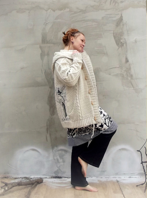 "White Witch:-)"...svetr s kapucou a kapsami — foto 3