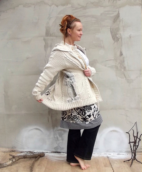 "White Witch:-)"...svetr s kapucou a kapsami — foto 4
