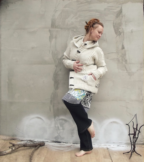 "White Witch:-)"...svetr s kapucou a kapsami — foto 5