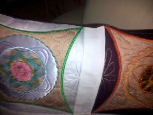 Vyšívaný polštář — foto 2