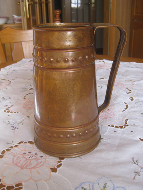 Starý měděný korbel — foto 5