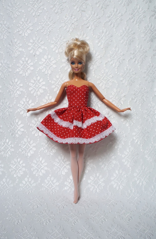 Puntíkaté letní šaty — foto 4