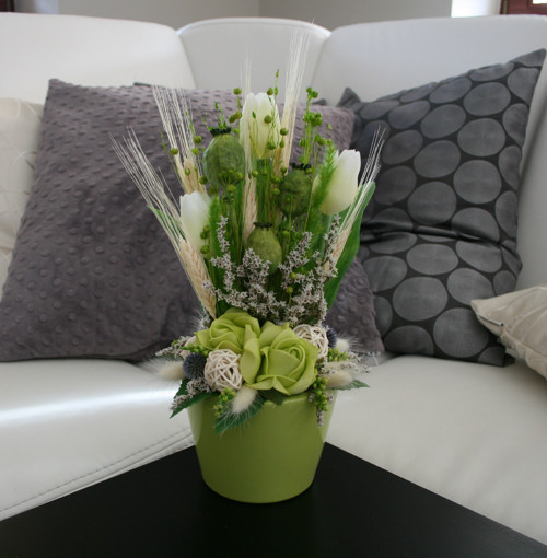 Jarní keramika s tulipány - v zelenokrémové — foto 3