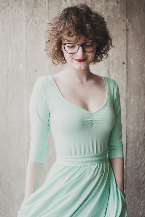 Bamboo šaty Osudové Agnes mátová — foto 4