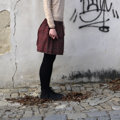 Sukýnka prouhatá červenohnědá — foto 5