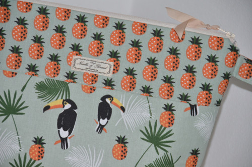 Necesér - tukani a ananas — foto 2