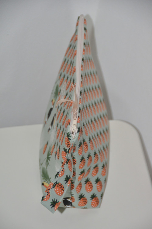 Necesér - tukani a ananas — foto 3