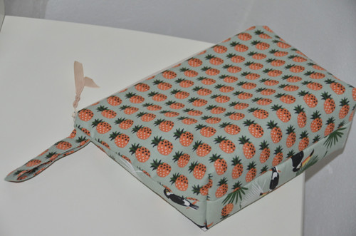 Necesér - tukani a ananas — foto 4
