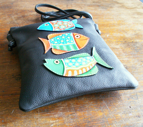 Tři rybičky - kožená crossbody taška — foto 4