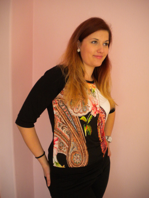 Černé tričko s tiskem — foto 5