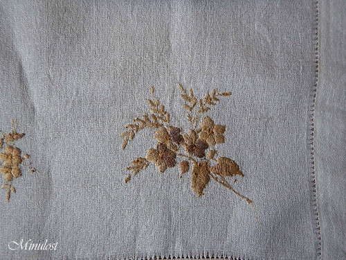 Ubrus ručně vyšívaný — foto 2