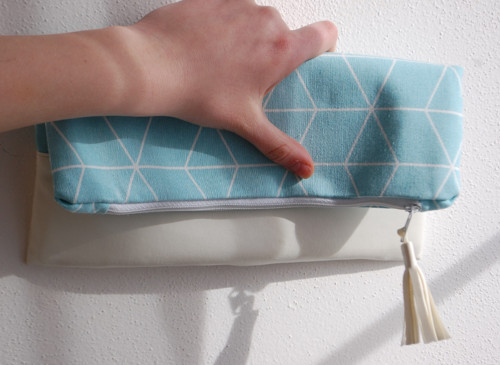 Taštička modrobílá geometrická — foto 3
