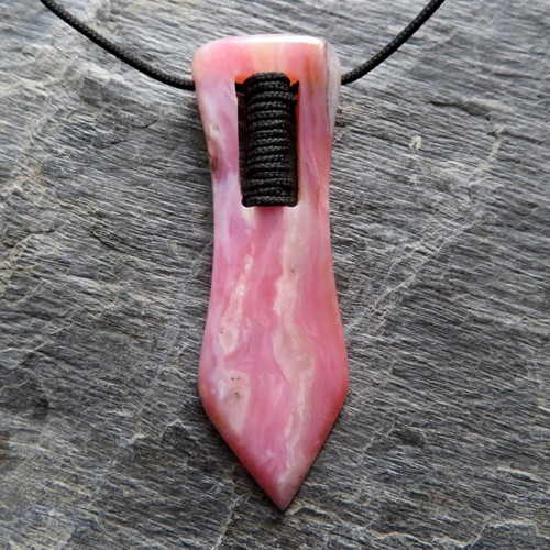 Amulet - Amorův šíp - extra růžový opál Peru — foto 3