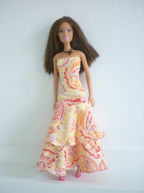 Šaty na panenku Barbie — foto 2