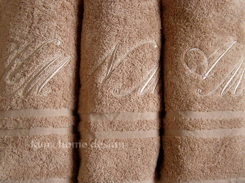Uterák s monogramom — foto 3