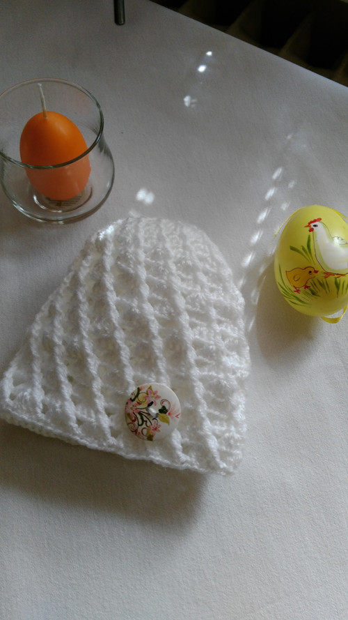 Jarní háčkovaná čepka — foto 3