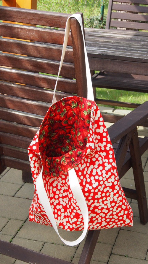 Jahody a puntíky .... oboustranná .... — foto 5