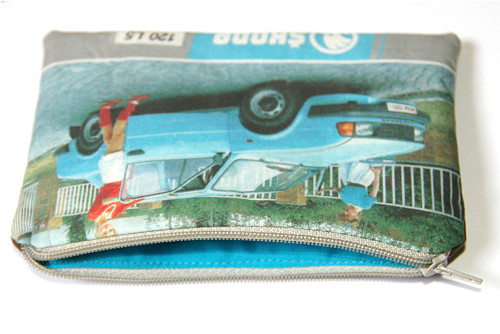 Retro vůz a retro krásky (MINI kapsička) — foto 3