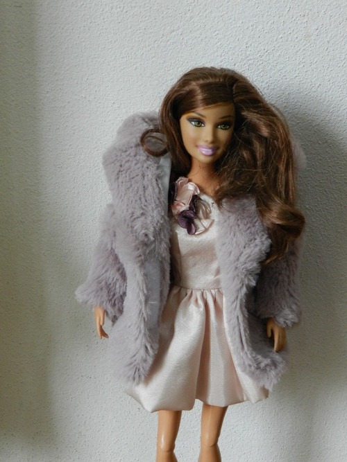Luxusní kabátek pro Barbie — foto 3