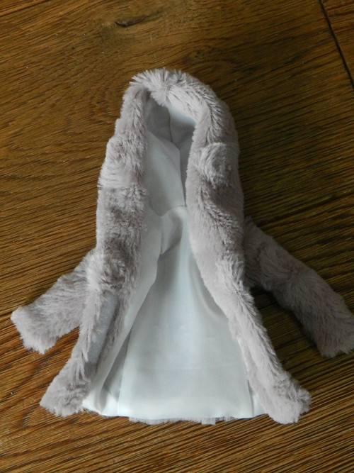 Luxusní kabátek pro Barbie — foto 5