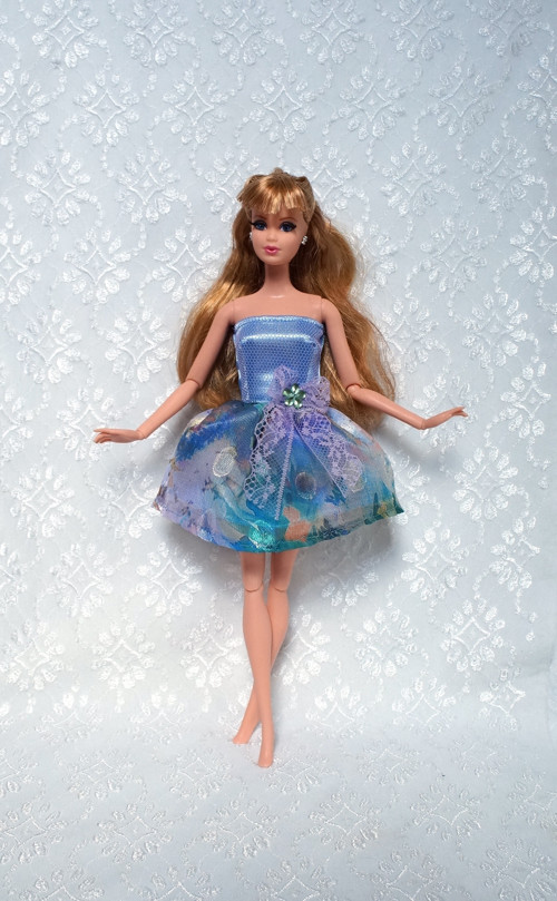 Romantické šaty pro Barbie — foto 4