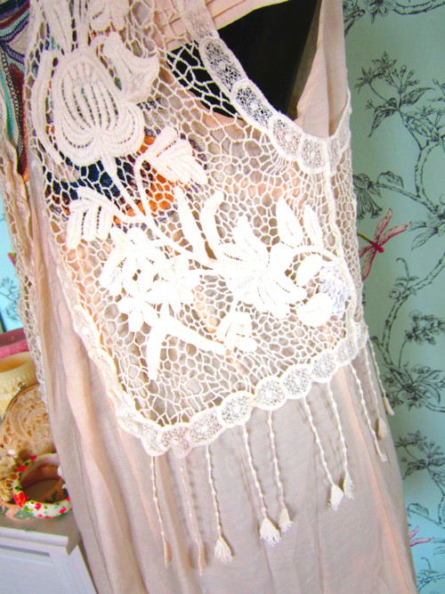 Vestička boho krajková — foto 3